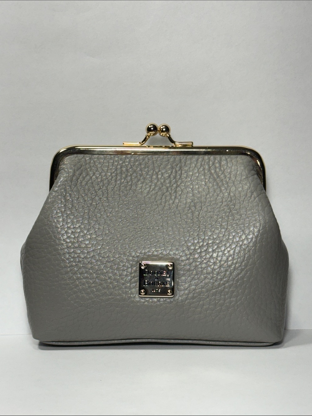 NWOT Vintage Dooney & Bourke Pebble Grain Large Framed Kisslock Card-Coin Purse - Picture 1 of 8